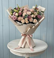 Букет цветов из:  Розы и Лизиантусы в Российском Краснодарский край