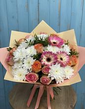 Букет цветов из:  Розы, Герберы и Хризантемы в Российском Краснодарский край