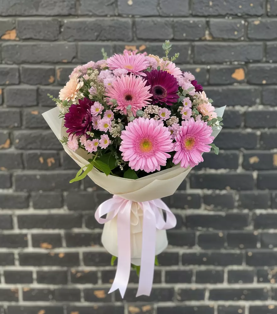 Букет цветов из: Герберы и Хризантемы в Российском Краснодарский край