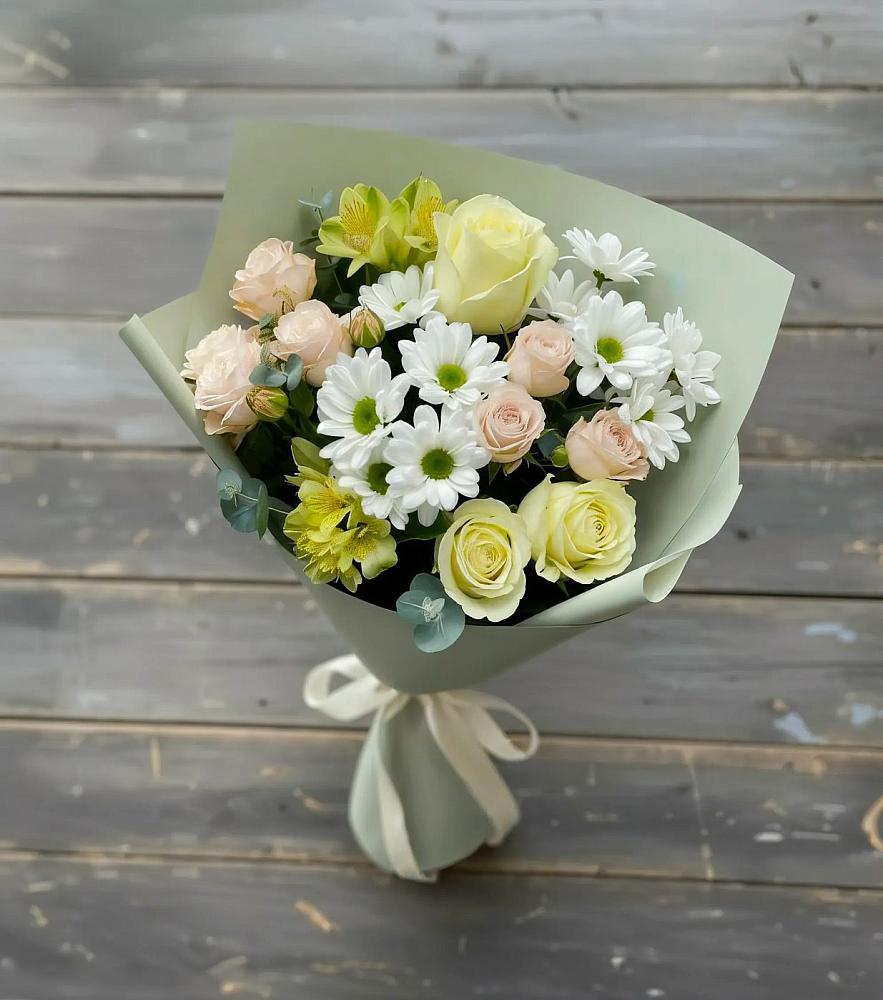 Букет цветов из: Альстромерии, Розы и Хризантемы в Российском Краснодарский край
