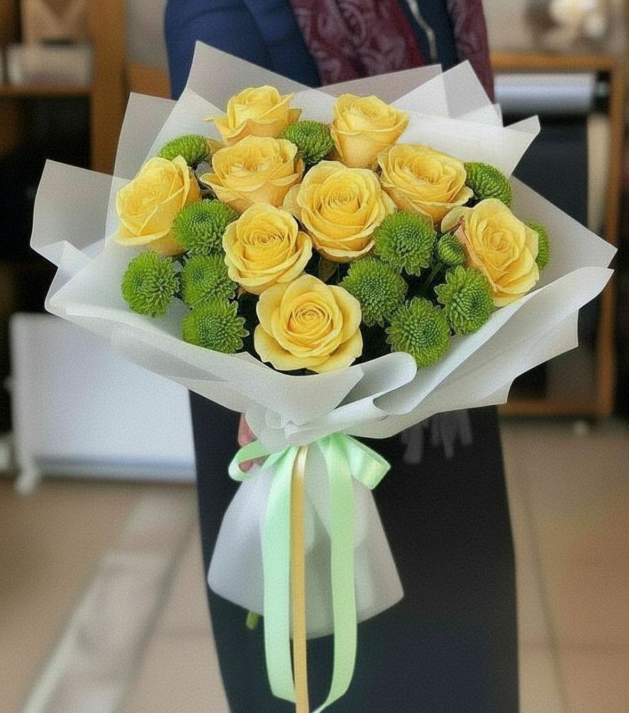 Букет цветов из: Хризантемы и Розы в Российском Краснодарский край