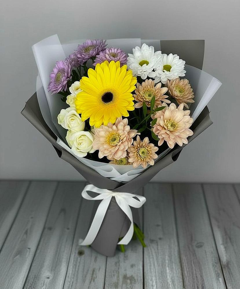 Букет цветов из: Розы, Герберы и Хризантемы в Российском Краснодарский край