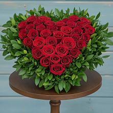 Цветочная композиция из Розы в виде сердца в Российском Краснодарский край