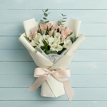 Букет цветов из:  Альстромерии в Российском Краснодарский край