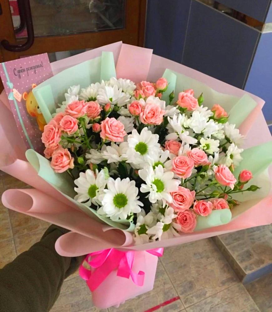 Букет цветов из: Розы и Хризантемы в Российском Краснодарский край