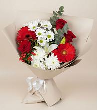 Букет цветов из:  Розы, Хризантемы, Герберы и Лилии в Российском Краснодарский край