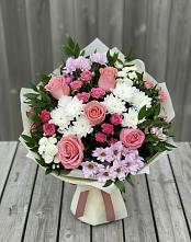 Букет цветов из:  Альстромерии, Гвоздики, Розы и Хризантемы в Российском Краснодарский край