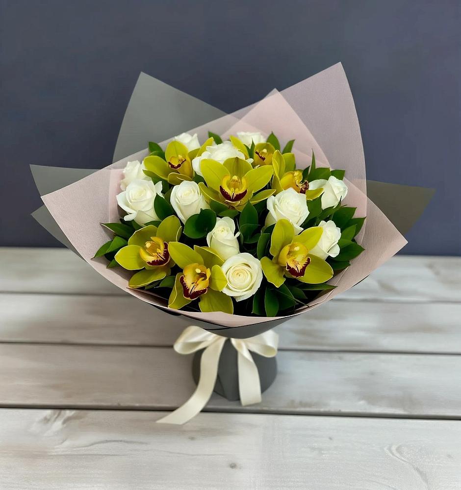 Букет цветов из: Орхидеи и Розы в Российском Краснодарский край