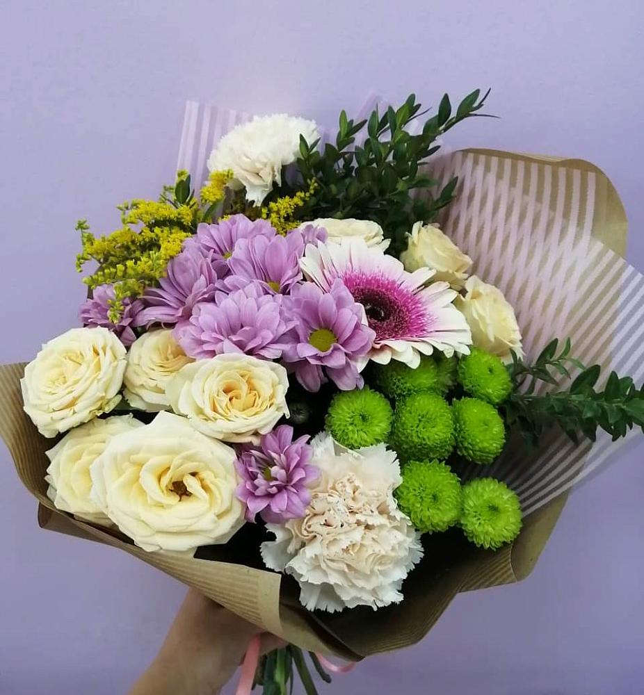 Букет цветов из: Хризантемы, Розы, Гвоздики и Герберы в Российском Краснодарский край