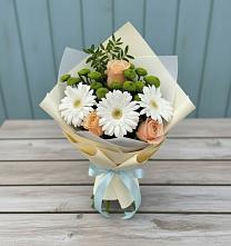 Букет цветов из:  Герберы, Розы и Хризантемы в Российском Краснодарский край