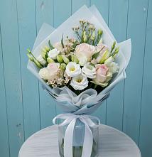 Букет цветов из:  Розы и Лизиантусы в Российском Краснодарский край