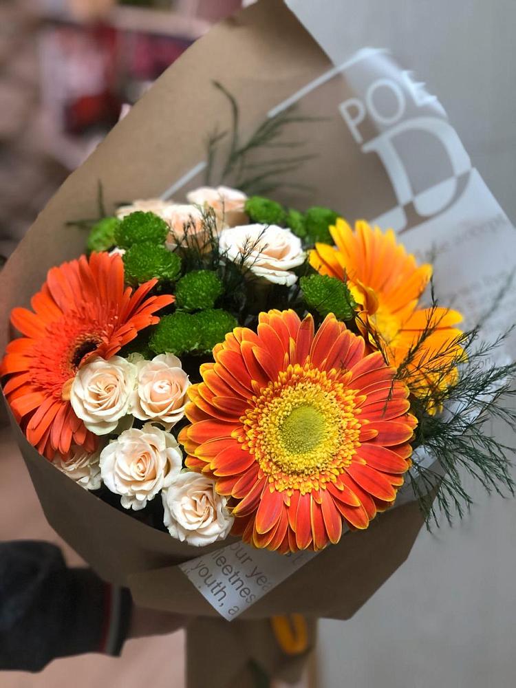 Букет цветов из: Герберы, Хризантемы и Розы в Российском Краснодарский край