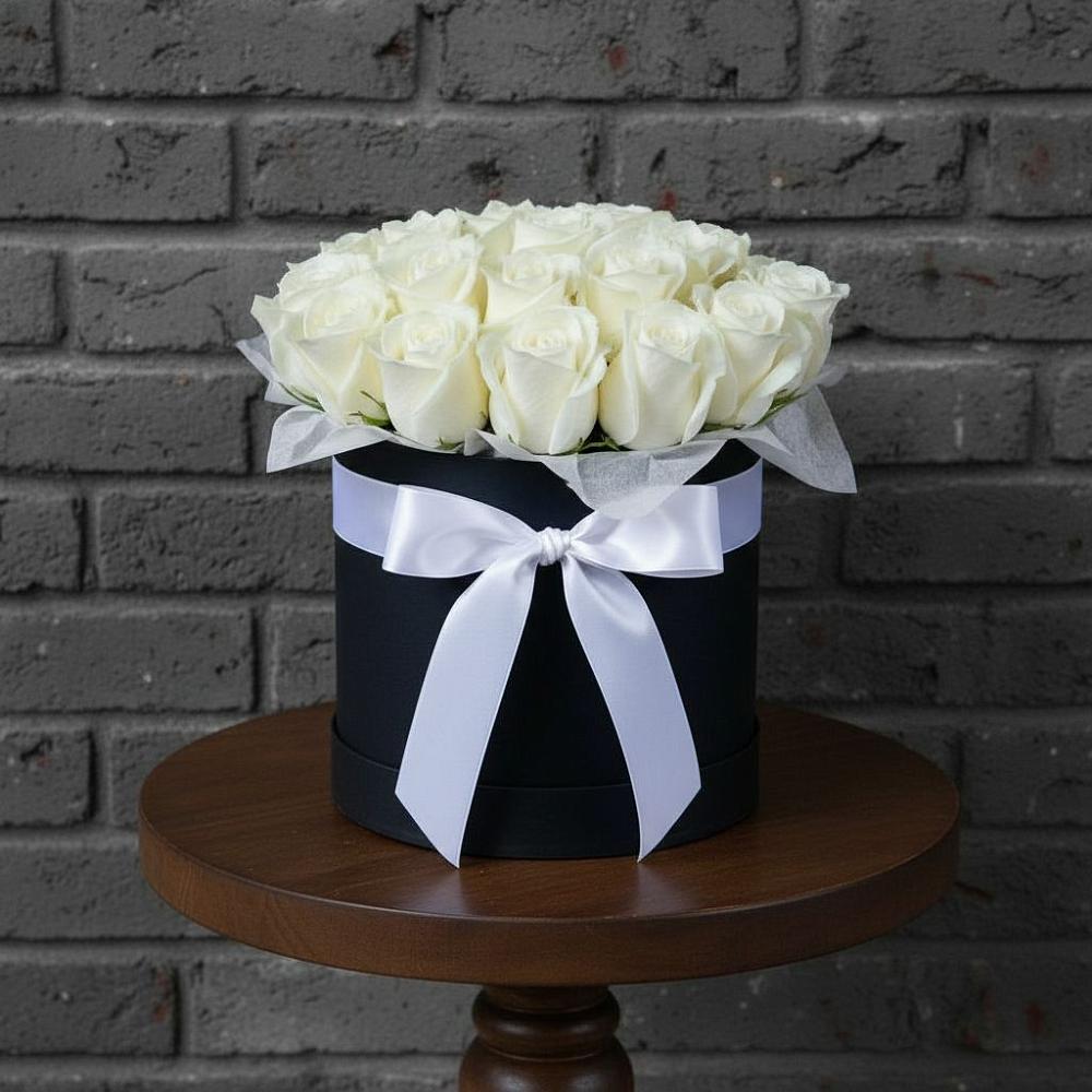 Цветочная композиция из Розы в шляпной коробке в Российском Краснодарский край