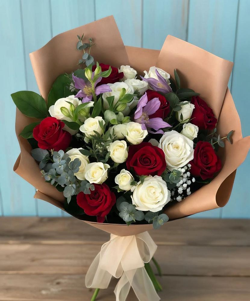 Букет цветов из: Розы и Альстромерии в Российском Краснодарский край