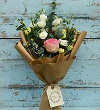 Букет цветов из:  Розы и Лизиантусы в Российском Краснодарский край