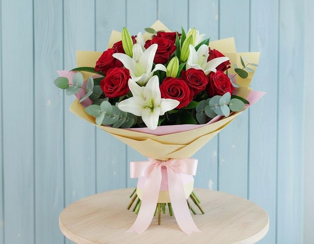 Букет цветов из: Лилии и Розы в Российском Краснодарский край